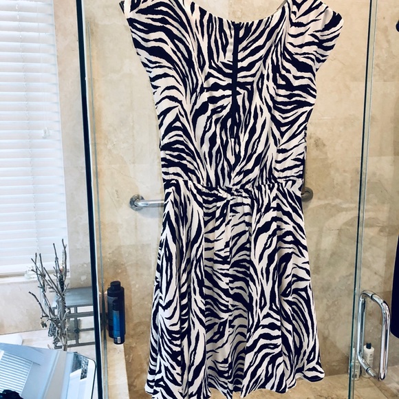 Alice and Olivia Zebra Print Silk Dress NWT - Picture 8 of 8